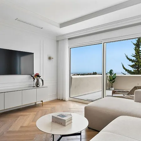 Terrace Gym Sea View Parking 3 Pools マルベーリャ